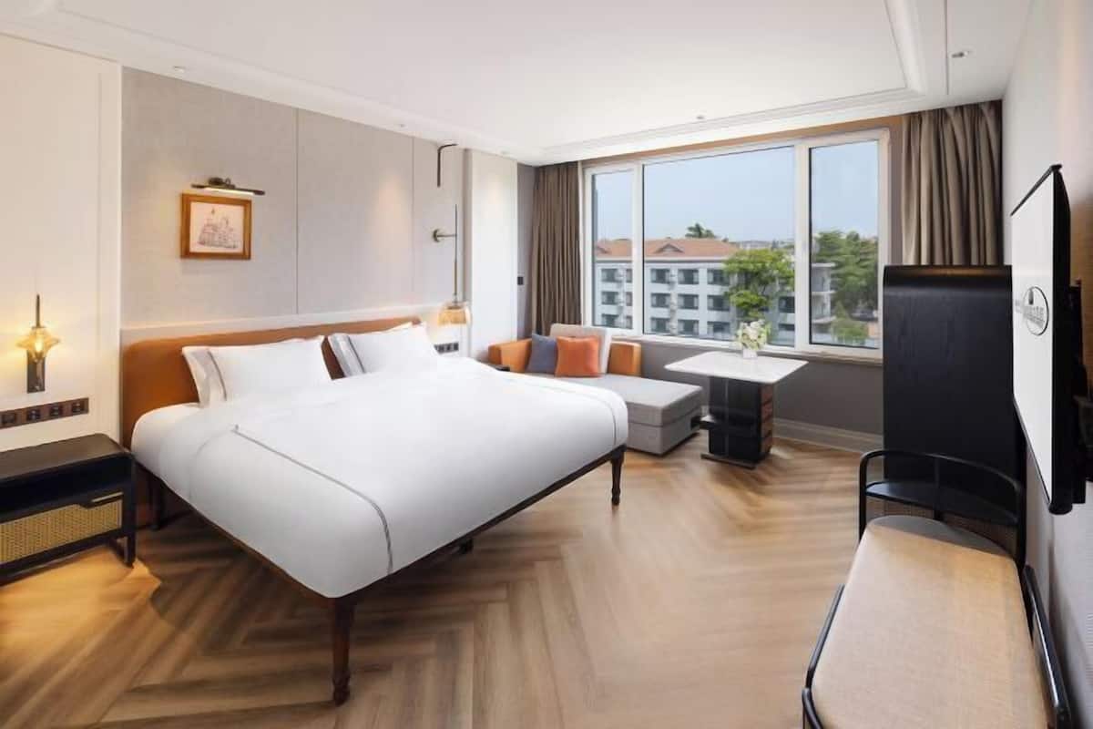 1 slaapkamer, een minibar, een kluis op de kamer, een bureau