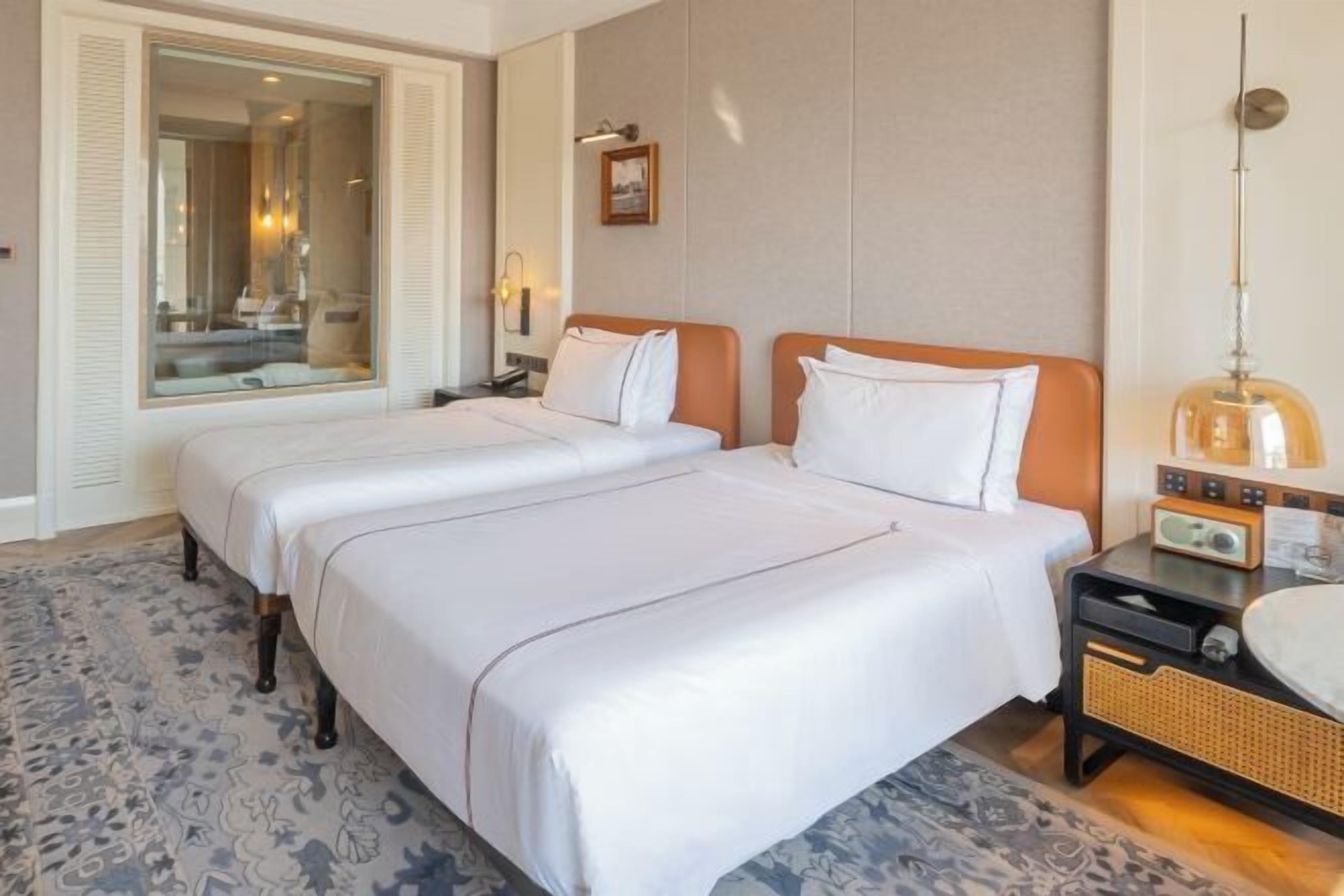 1 多间卧室、迷你吧、客房内保险箱、办公桌