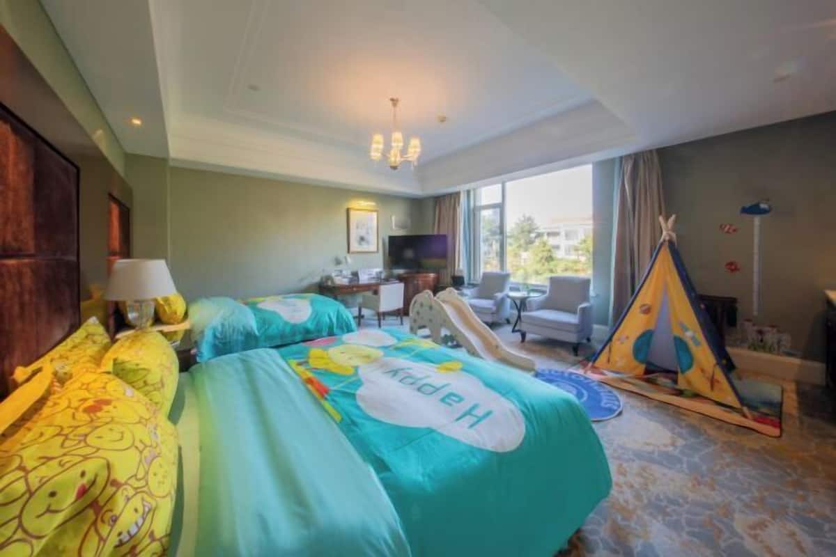 1 slaapkamer, een minibar, een kluis op de kamer, een bureau