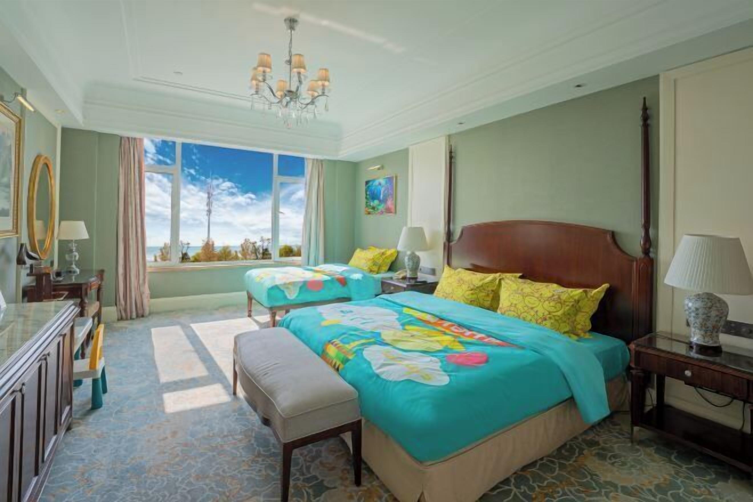 1 多间卧室、迷你吧、客房内保险箱、办公桌