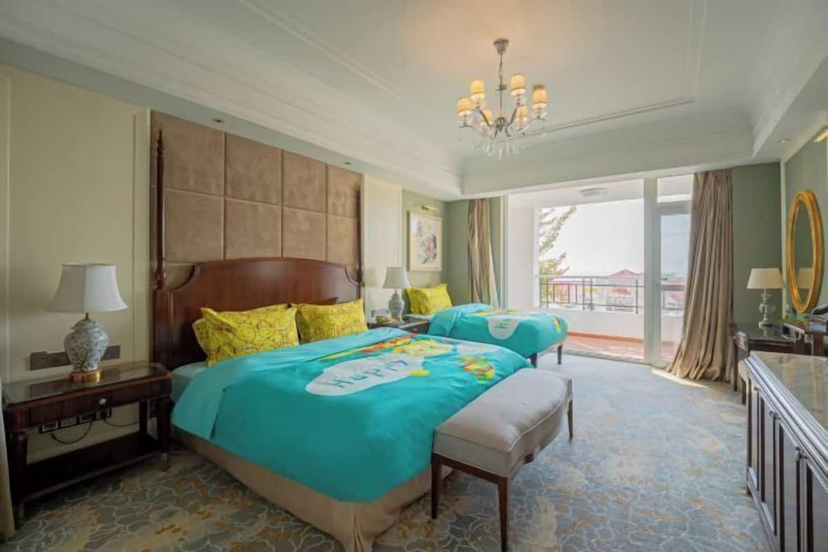 1 slaapkamer, een minibar, een kluis op de kamer, een bureau