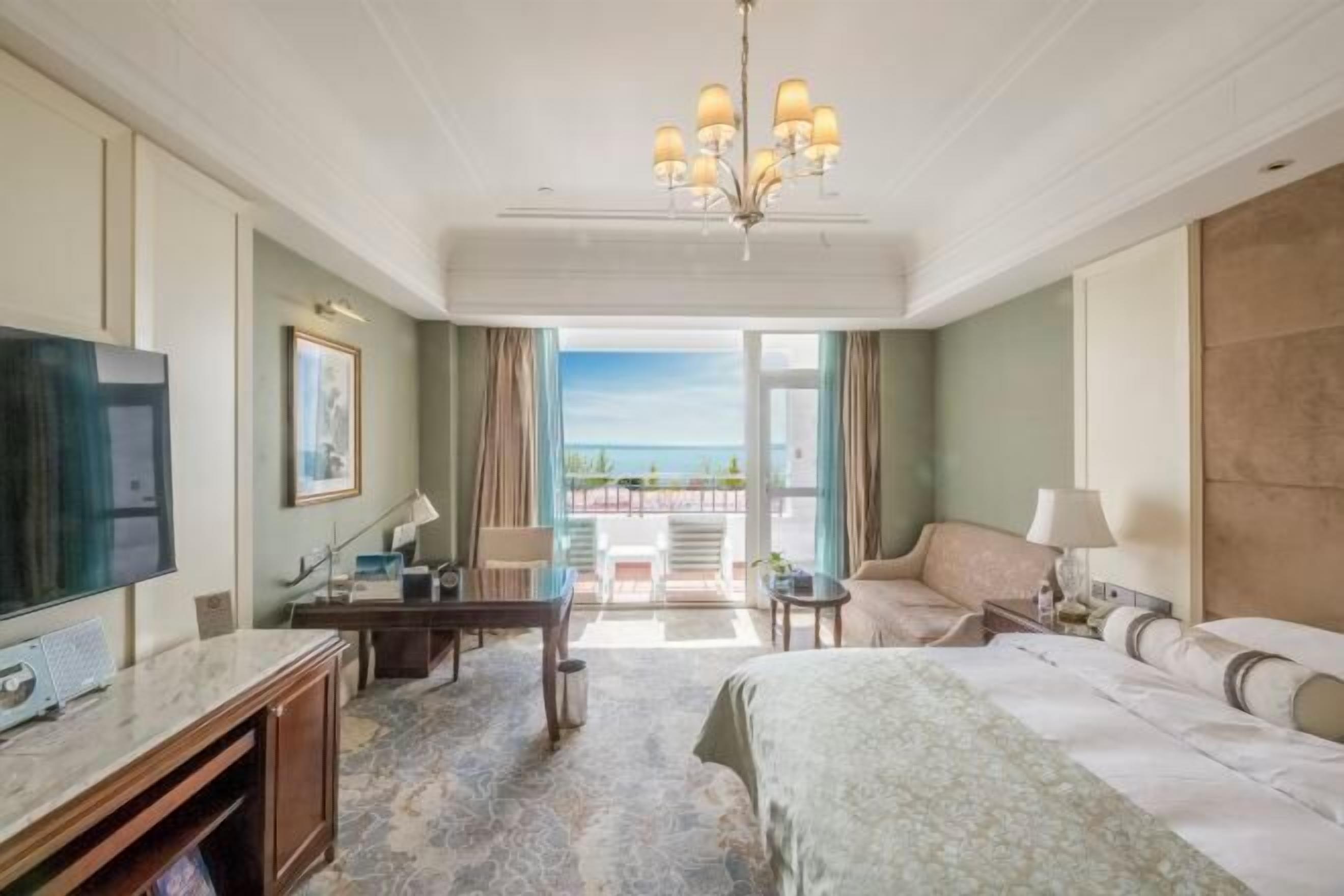 1 多间卧室、迷你吧、客房内保险箱、办公桌