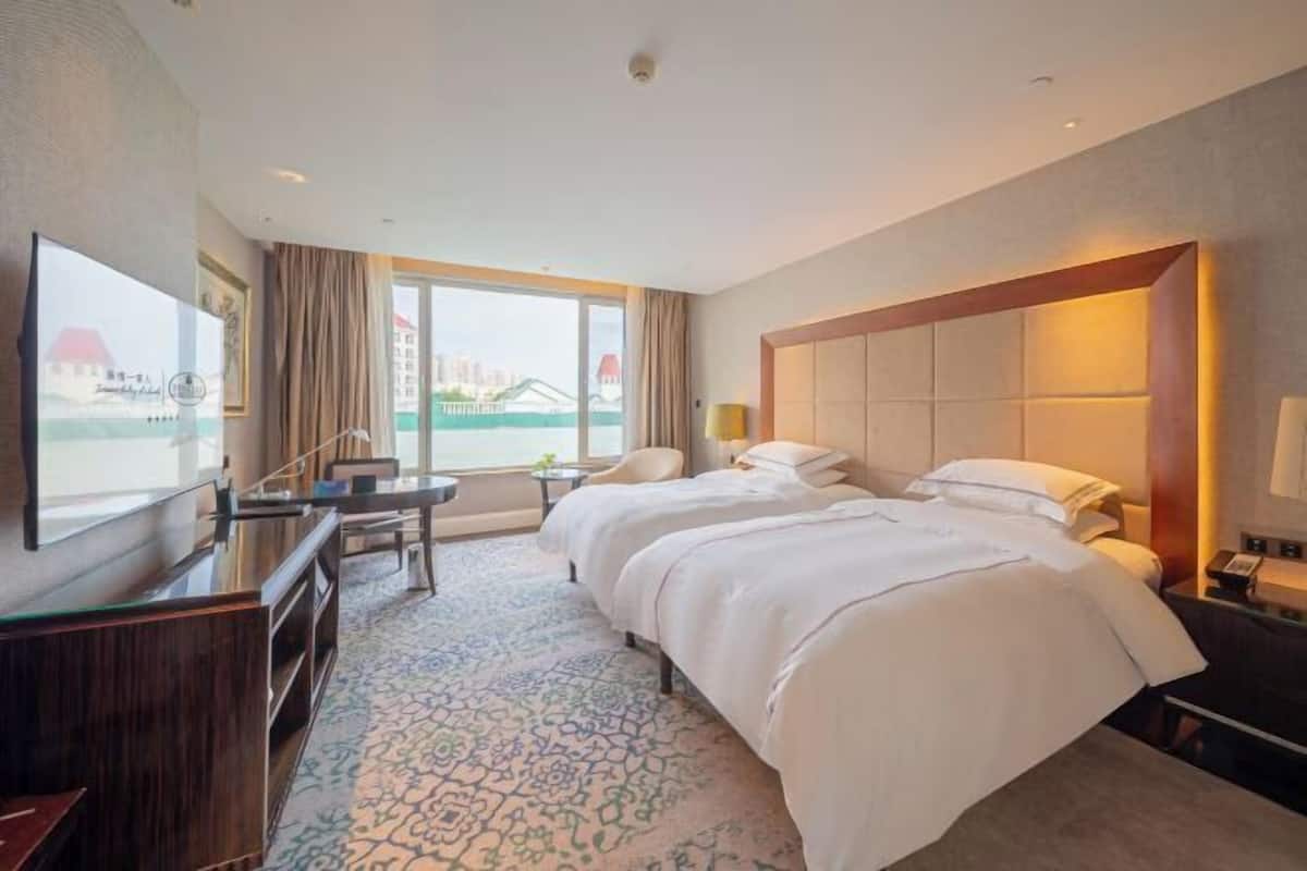 1 slaapkamer, een minibar, een kluis op de kamer, een bureau