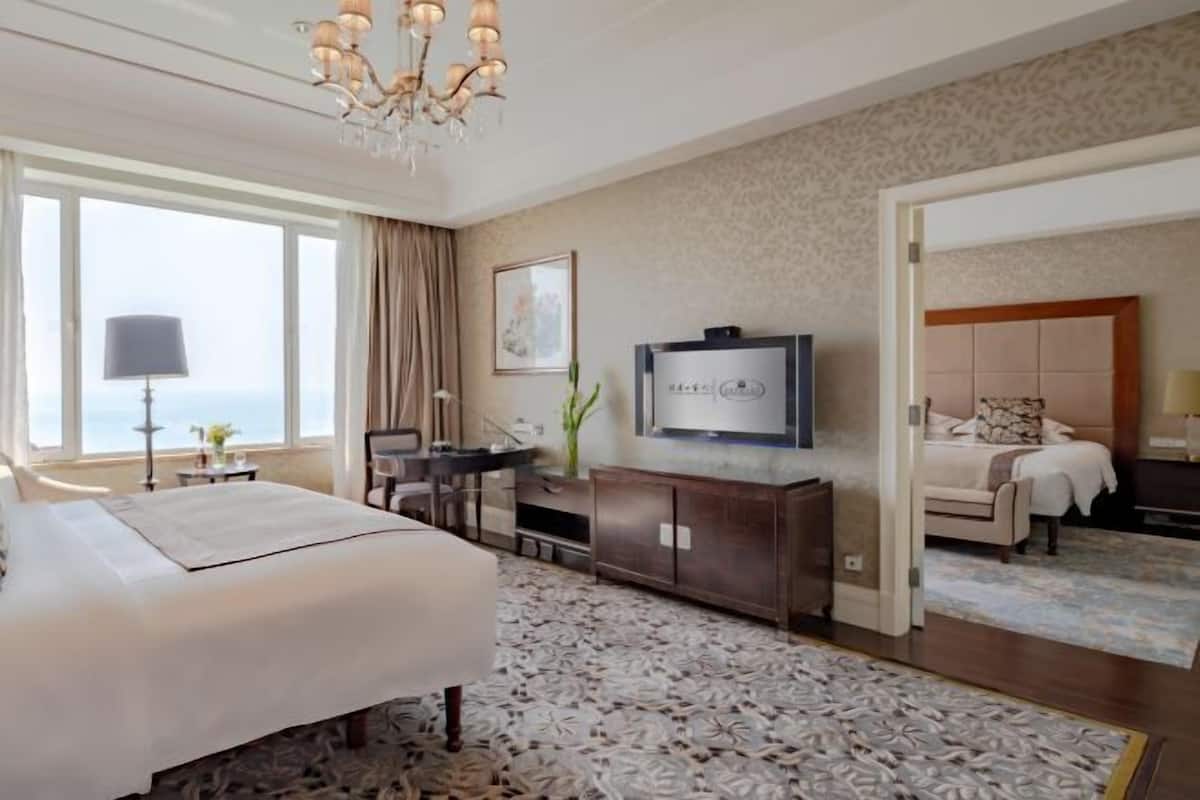 1 slaapkamer, een minibar, een kluis op de kamer, een bureau