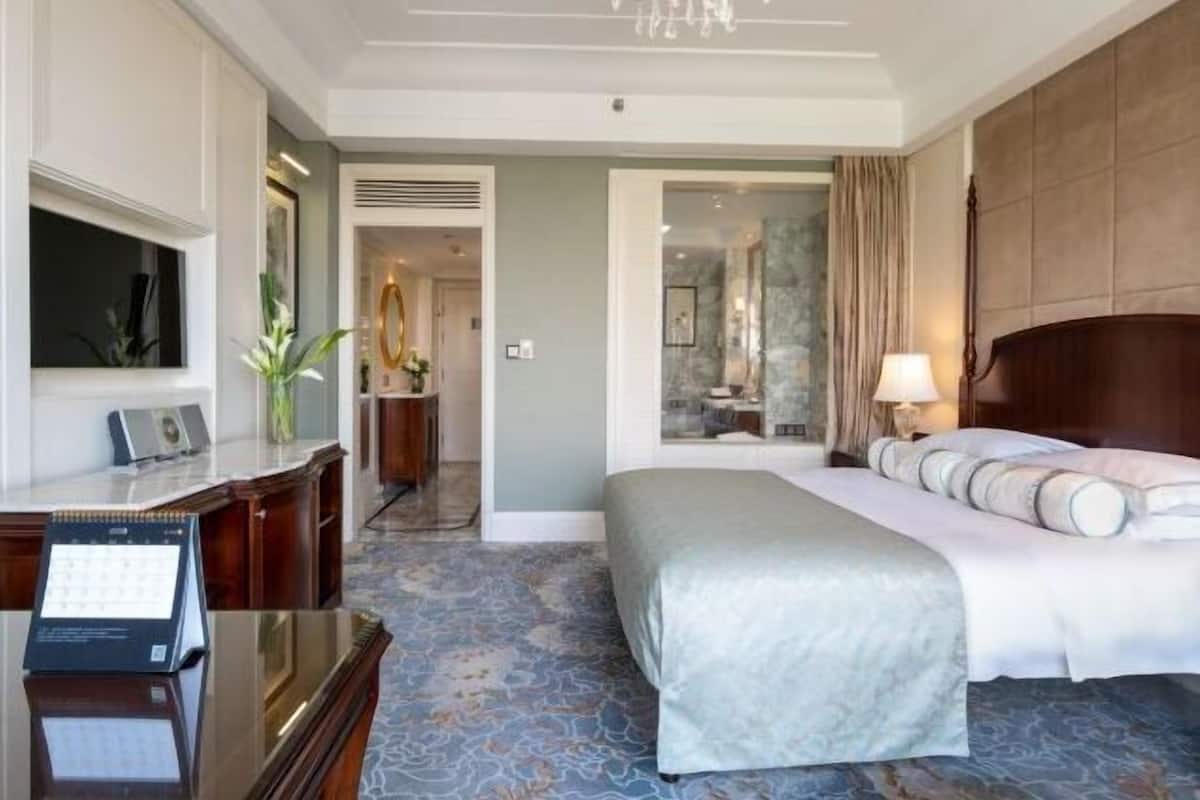 1 slaapkamer, een minibar, een kluis op de kamer, een bureau