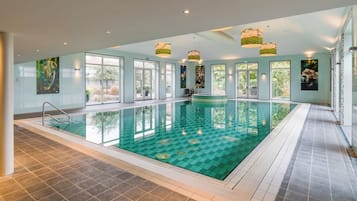Indendørs pool