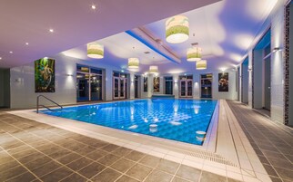Una piscina techada