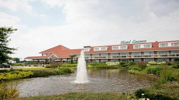 Vista frontal de la propiedad