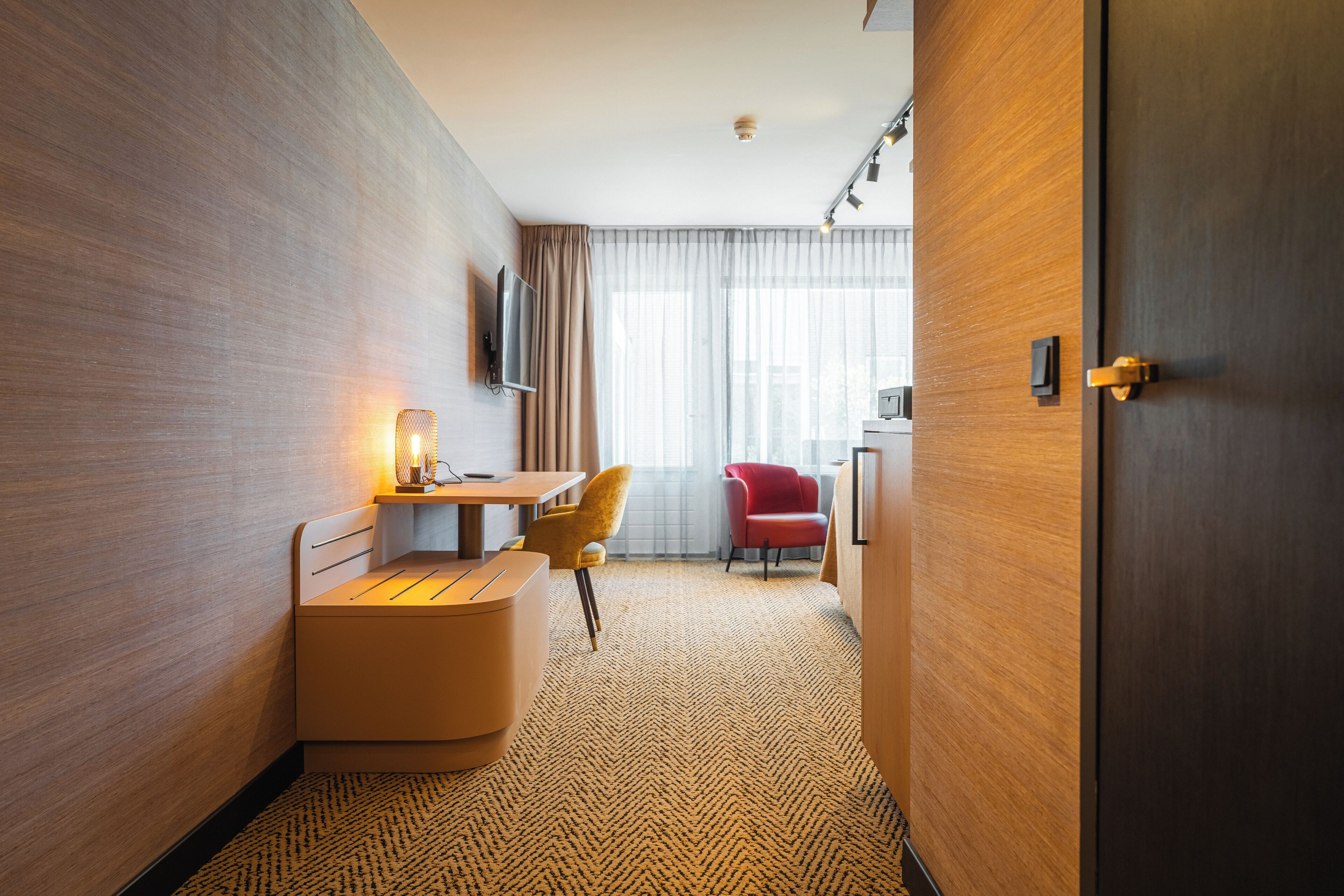 comfort room, balcony | 1 bedroom, in-room safe, desk, laptop workspace