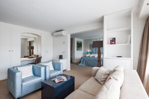 Suite | 1 chambre, coffres-forts dans les chambres, bureau