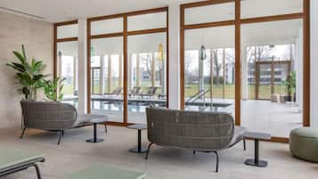 Een sauna, lichaamsbehandelingen, hotstone-massages