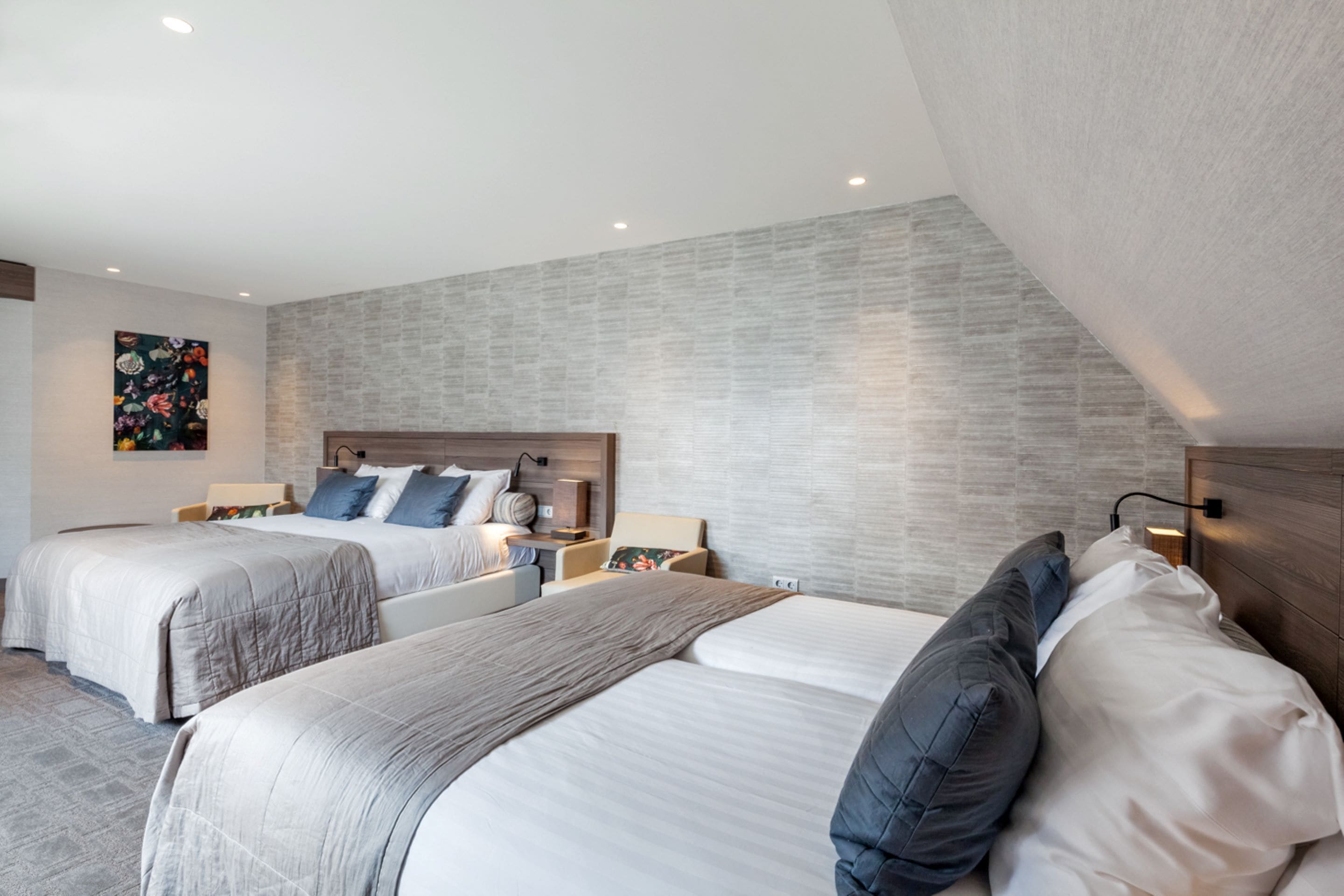 superior quadruple room | minibar, in-room safe, desk, blackout curtains