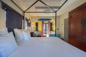 Executive Suite, 1 King Bed | Premium bedding, minibar, in-room safe, desk