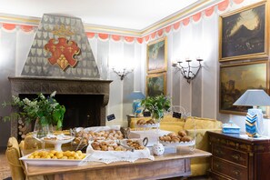 Daily buffet breakfast (EUR 7 per person)