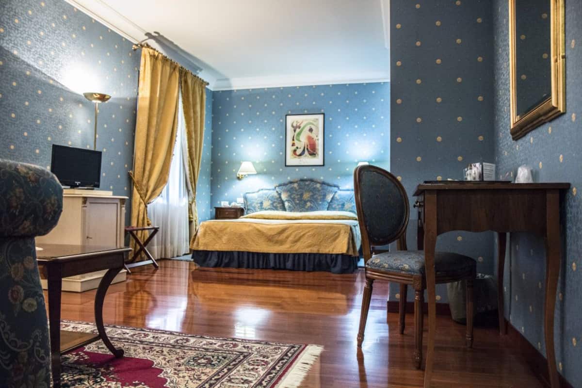 Junior Suite, Terrace | Minibar, soundproofing, cribs (surcharge), WiFi (free)
