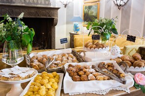 Daily buffet breakfast (EUR 7 per person)