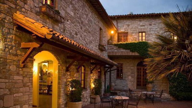 2 restaurants; lunch and dinner served - Bramante (Todi)
