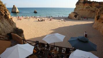Plage à proximité, bar de plage