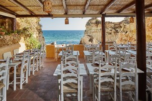 4 restaurantes, café da manhã, culinária mediterrânea