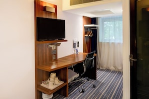 Standard Twin Room, 2 Twin Beds | Desk, blackout drapes, iron/ironing board, free WiFi