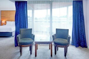 家庭四人房, 多张床 | 办公桌、遮光窗帘、熨斗/熨板、免费 WiFi