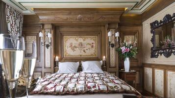 Departamento Grand, 3 habitaciones | Ropa de cama hipoalergénica y minibar