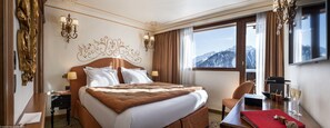 Classic Double or Twin Room | Hypo-allergenic bedding, minibar, in-room safe, individually decorated - Hotel de la Loze (Courchevel)