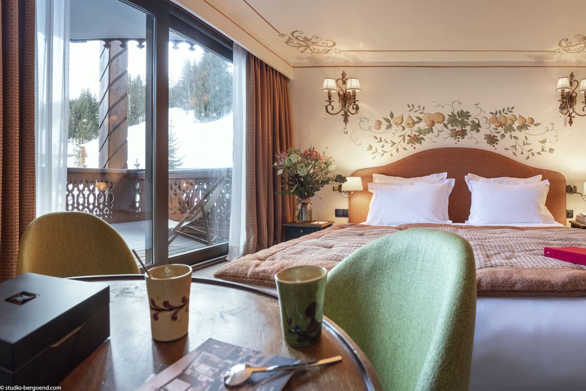 Habitación estándar con 1 cama matrimonial o 2 individuales | Ropa de cama hipoalergénica y minibar