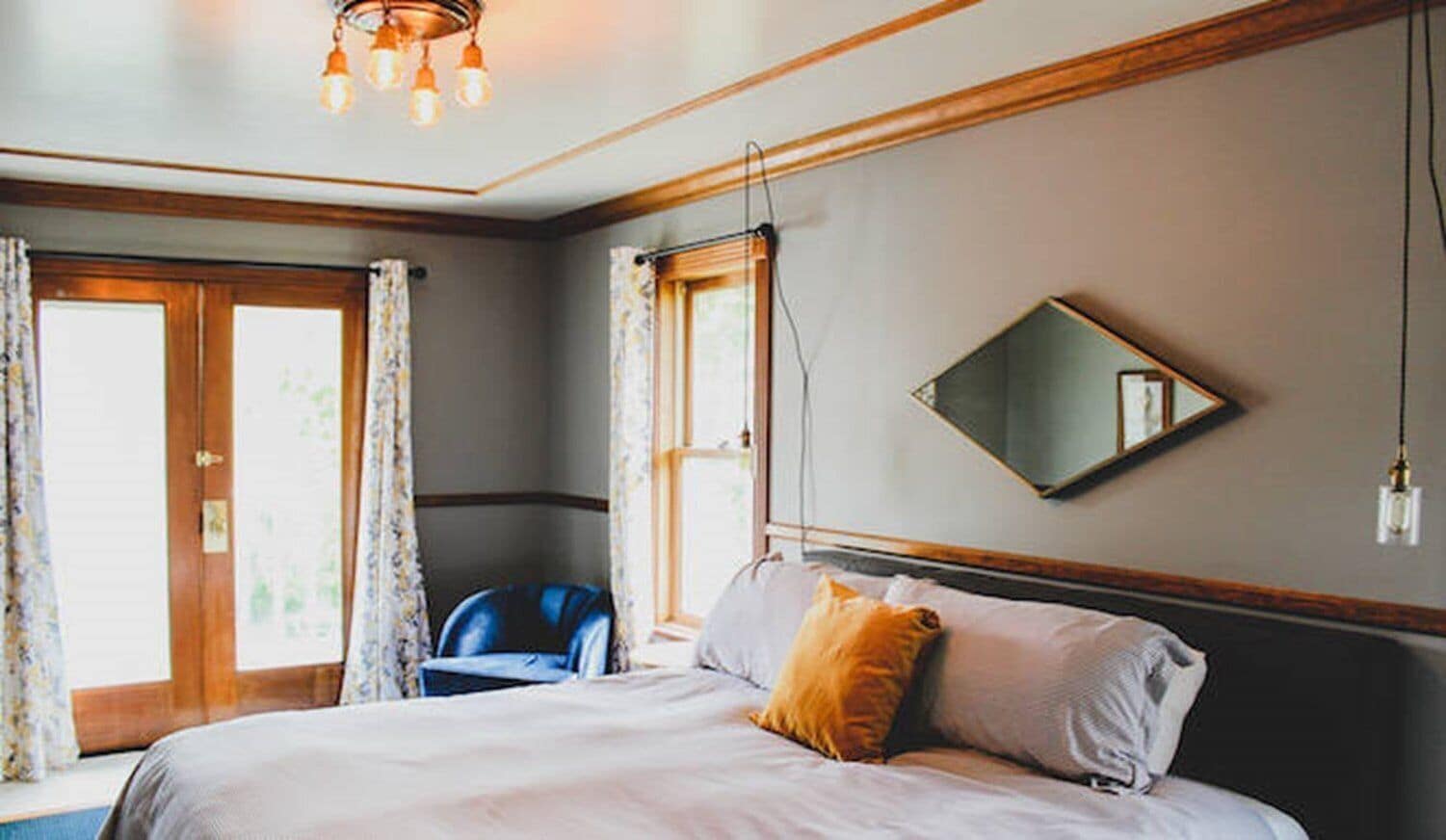 Premium bedding, down comforters, free WiFi, bed sheets