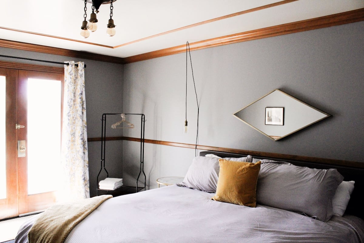 Standard Room, 1 King Bed | Premium bedding, down comforters, WiFi (free), bed sheets