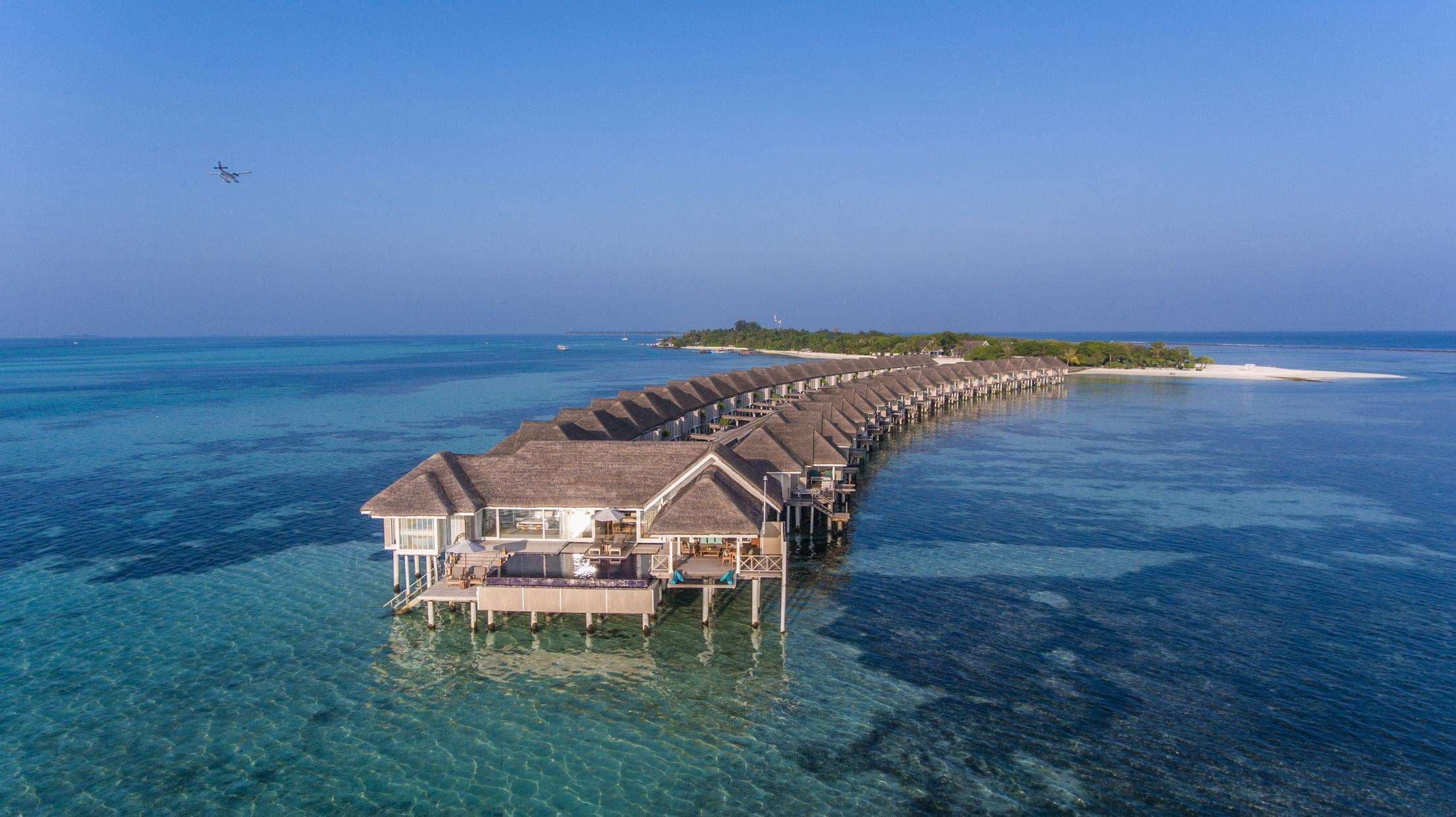 lux* villa | premium bedding, minibar, in-room safe, blackout curtains