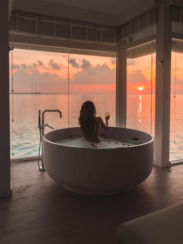 Body treatments, beach massages, body scrubs, facials, 4 treatment rooms