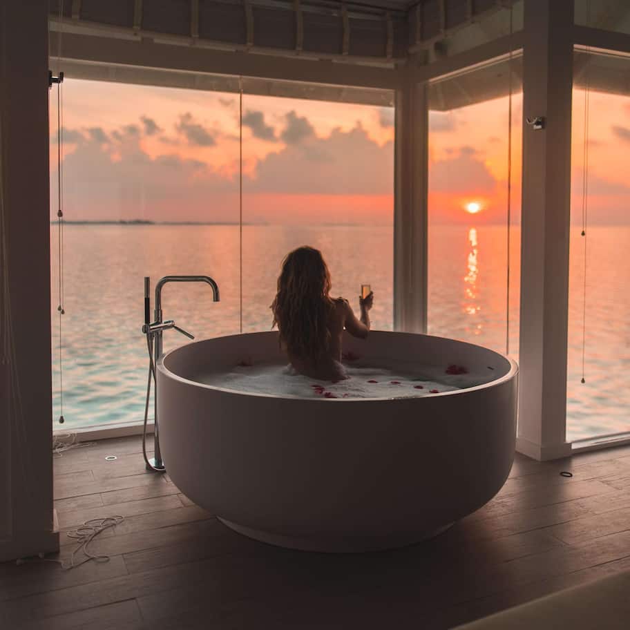 Body treatments, beach massages, body scrubs, facials, 4 treatment rooms