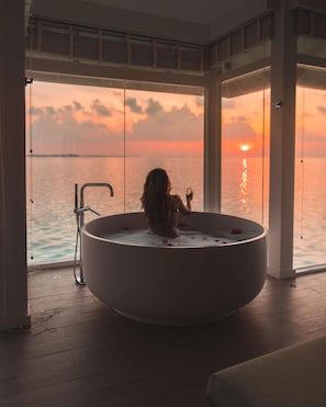 Body treatments, beach massages, body scrubs, facials, 4 treatment rooms