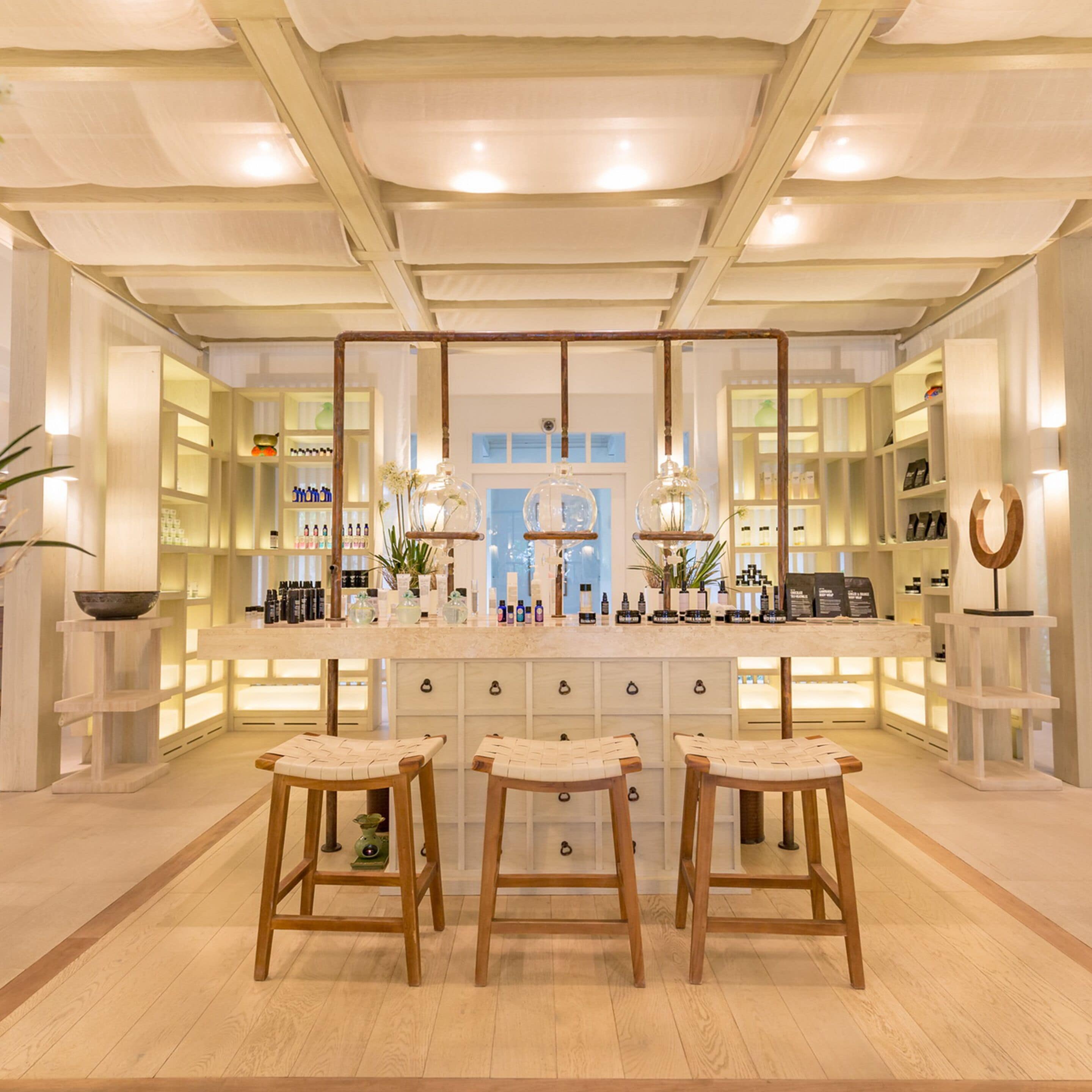 body treatments, massages on the beach, body scrubs, facials