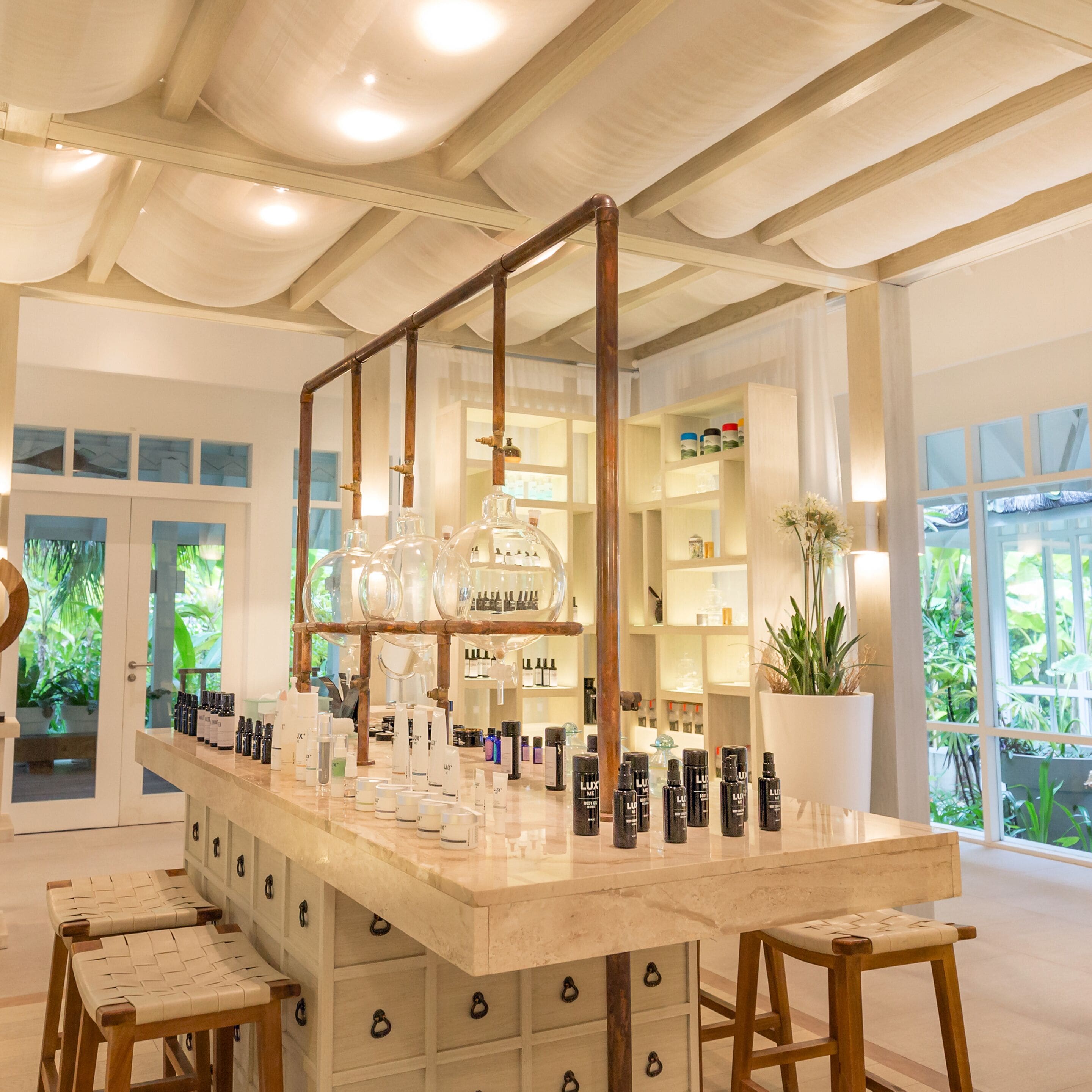 body treatments, massages on the beach, body scrubs, facials