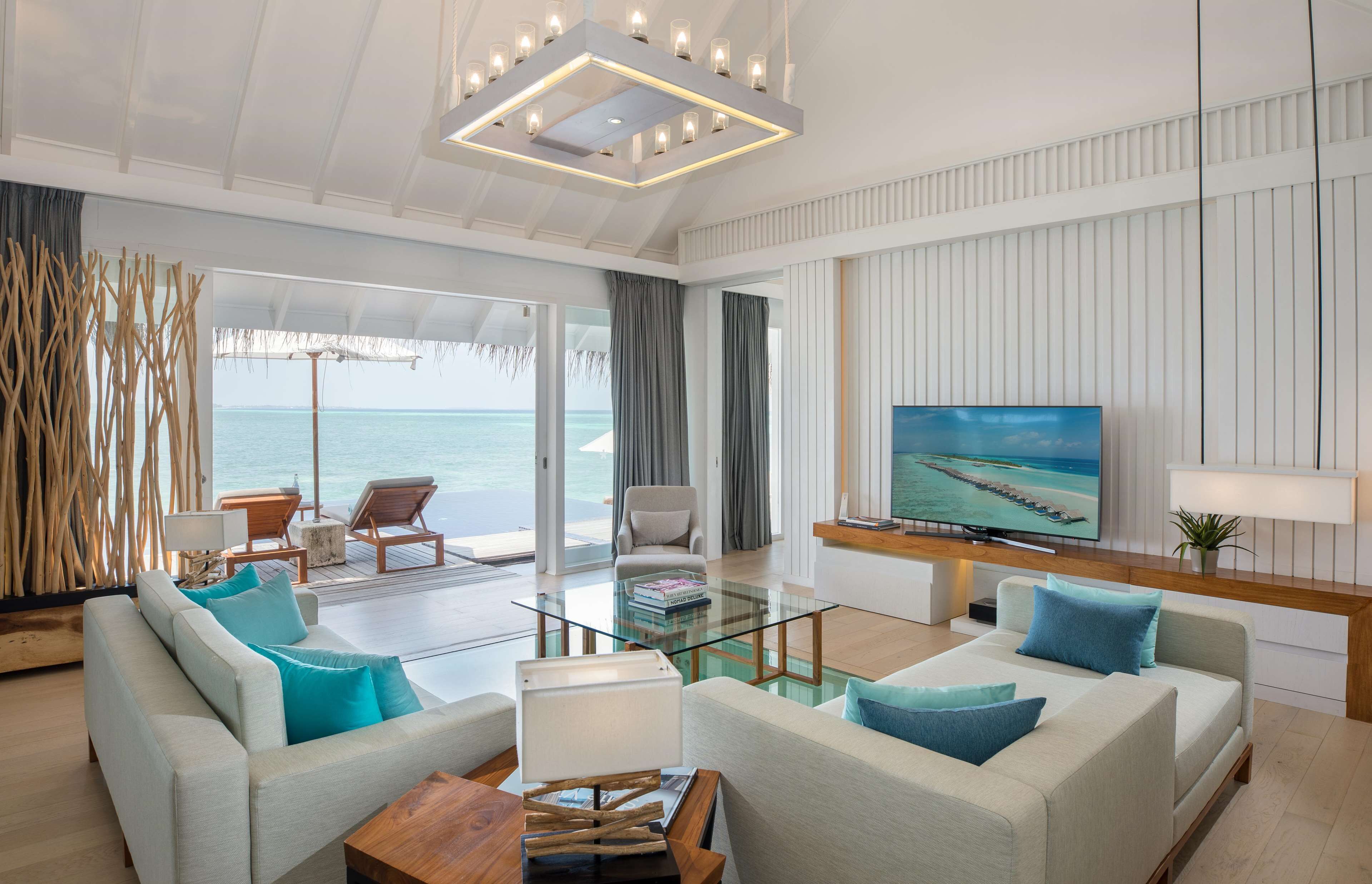 lux* villa | premium bedding, minibar, in-room safe, blackout curtains