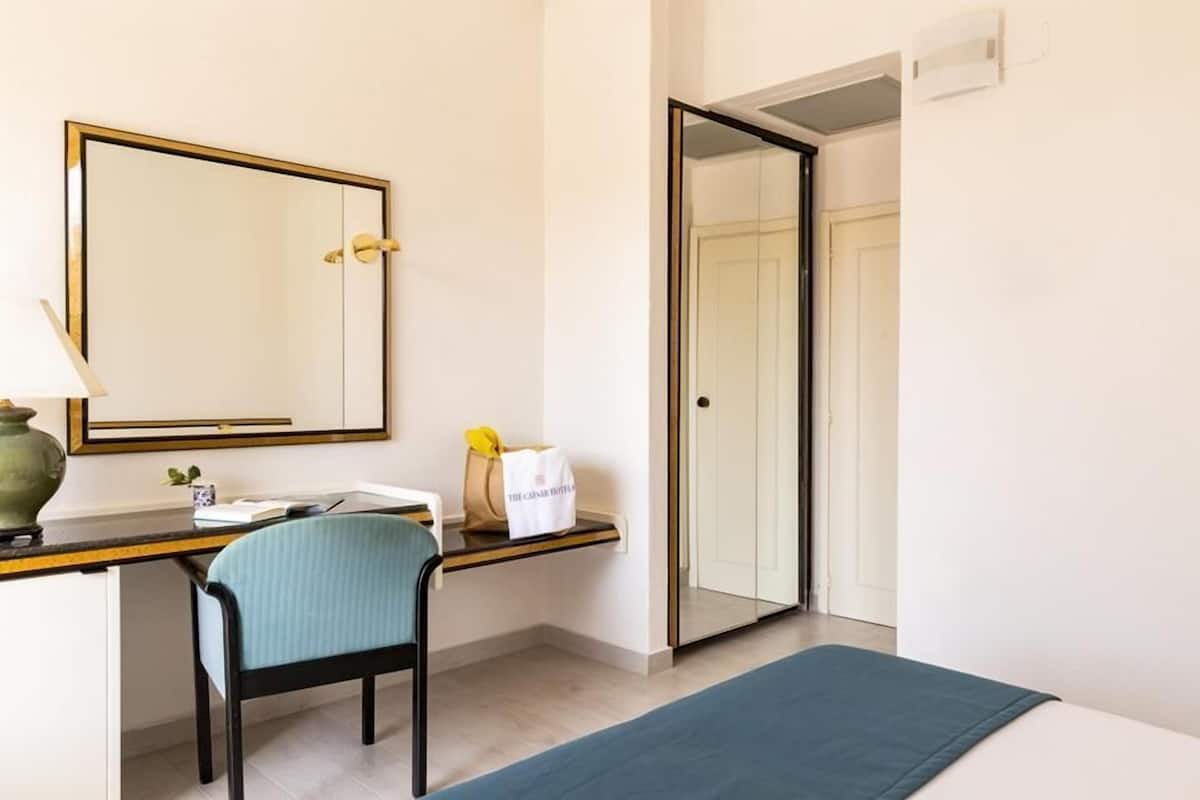 Basic Room | Minibar, desk, blackout drapes, bed sheets