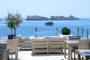 Lobby sitting area - Hotel Royal Neptun (Dubrovnik)