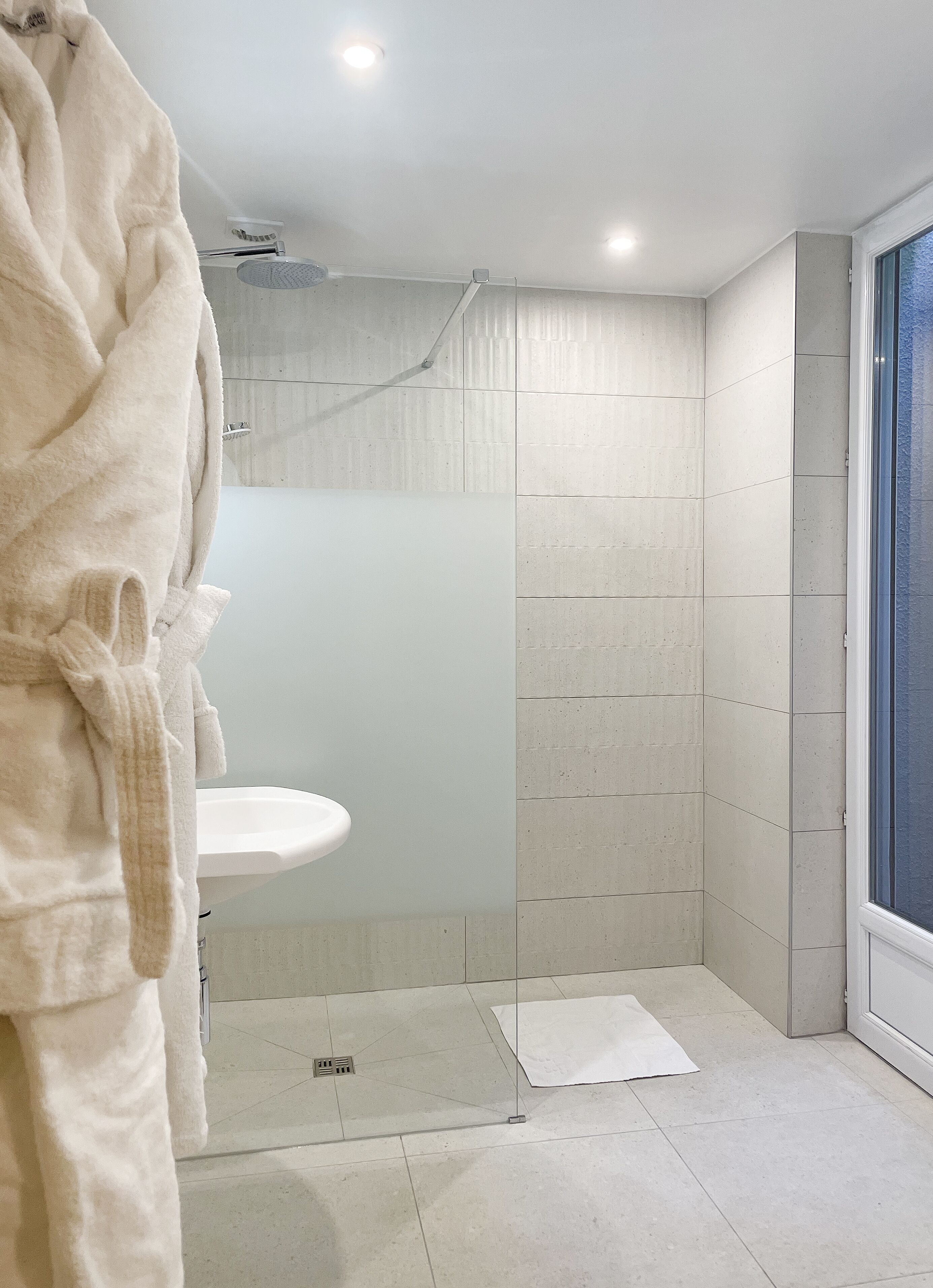 suite jaccuzzi | bathroom | shower, rainfall showerhead, designer toiletries, hair dryer