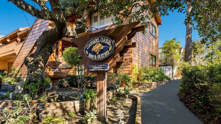 Clarion Collection Carmel Oaks Inn