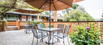 Clarion Collection Carmel Oaks Inn