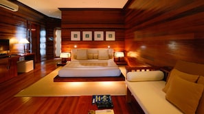 1 bedroom, free minibar, in-room safe, desk
