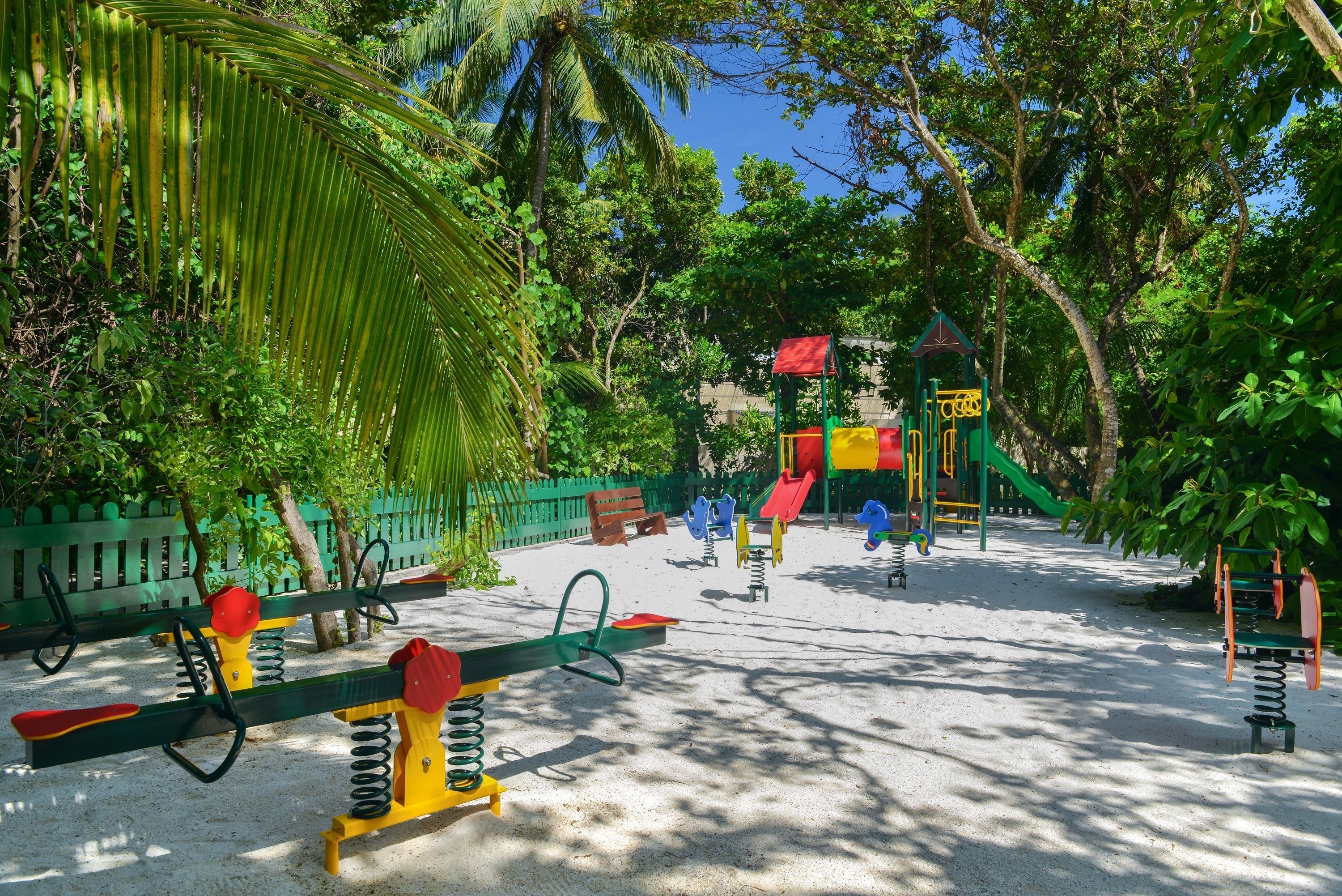 儿童活动区 - 室外