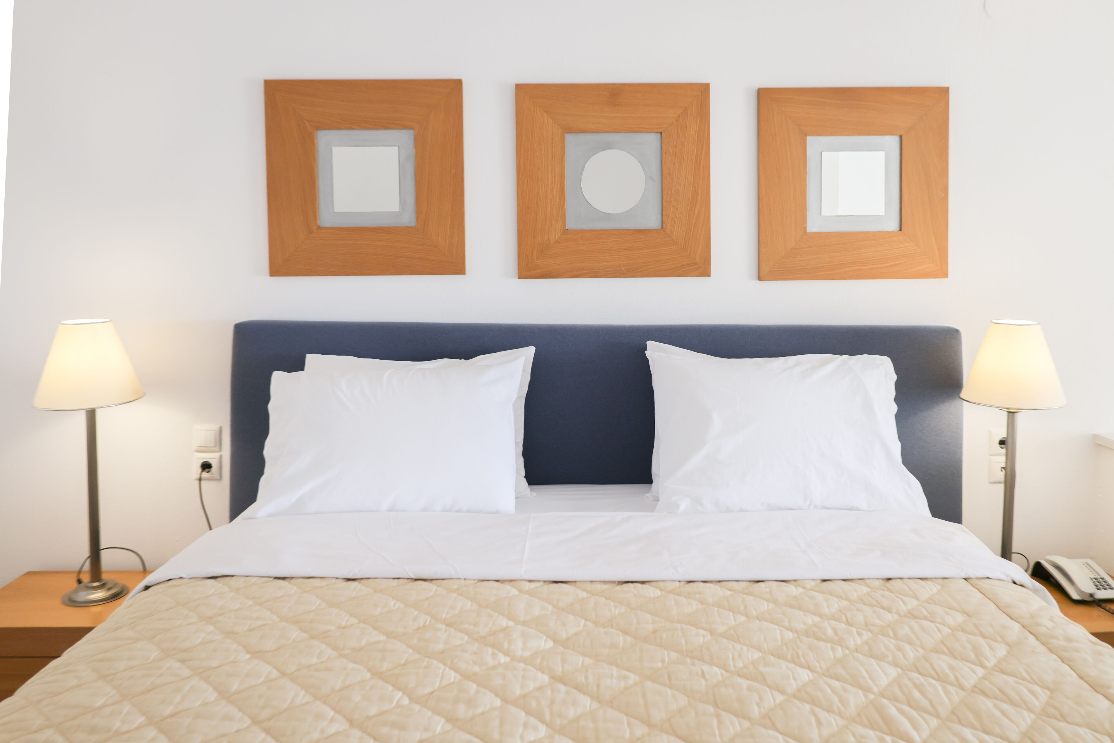 Cofres nos quartos, roupa de cama