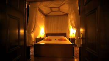 Residential Suite | Hypo-allergenic bedding, minibar, in-room safe, desk