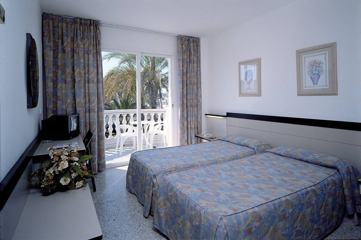 Quarto Casal ou Twin Standard | Frigobar, cofres nos quartos, escrivaninha, berços grátis