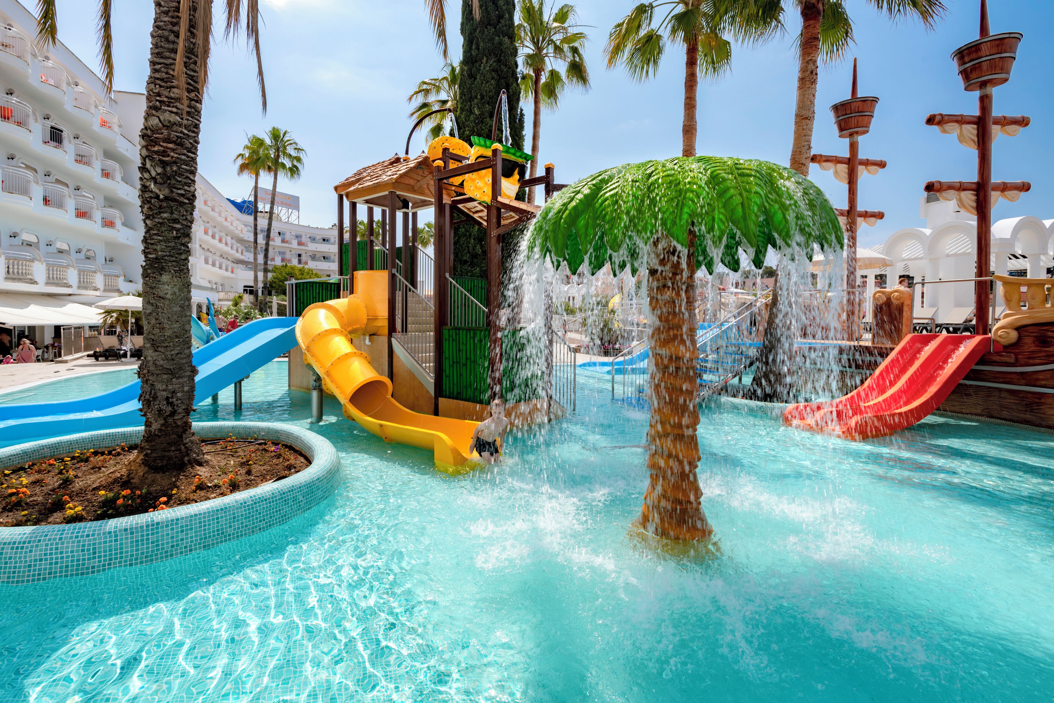 Inomhuspool och utomhuspool