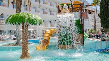 Piscine couverte, piscine extérieure