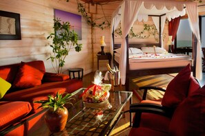 Sangu Water Villa | Minibar, in-room safe, desk, free WiFi - Kuredu Island Resort (Kuredu Island)